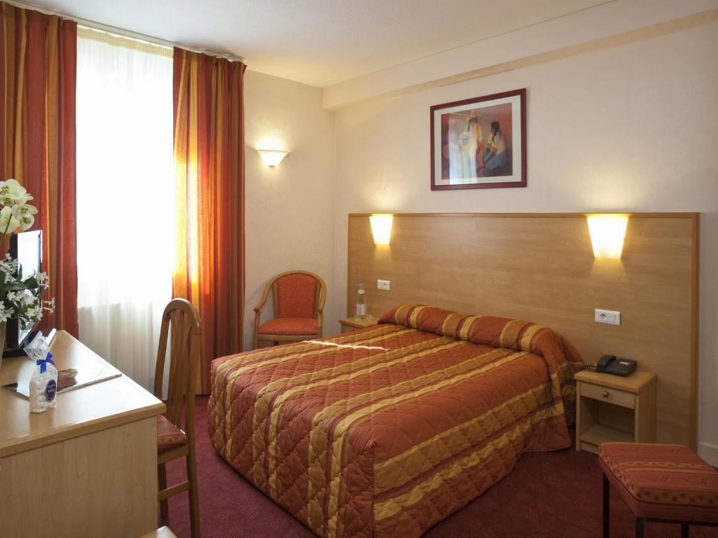 Hotel Chambord Vichy Phòng bức ảnh
